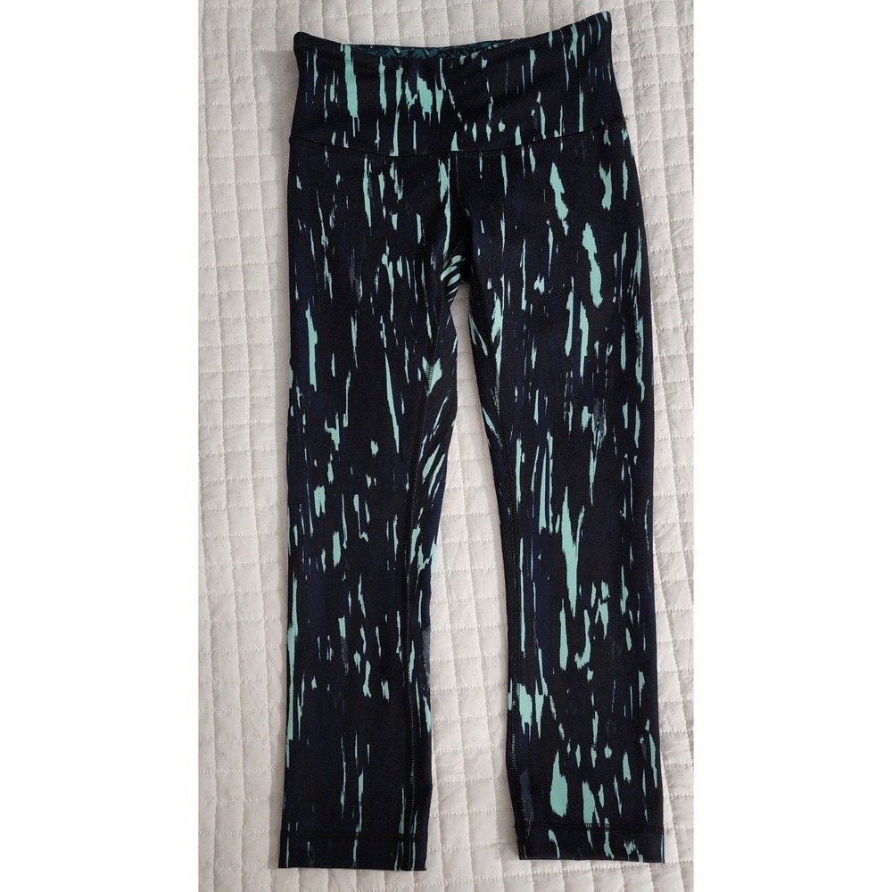 Lululemon Wunder Under Crop III